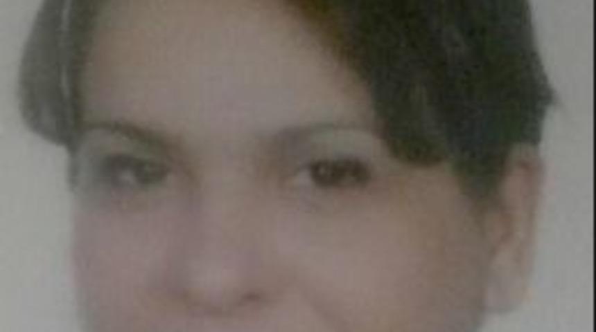 Kızını Arkadaşına G&ouml;nderip Balkonda İntihar Etti