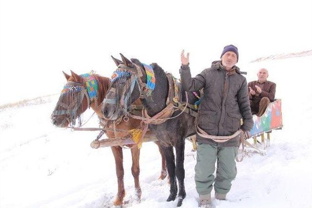 (özel Haber) Donmayan Gölde Atlı Kızak Keyfi Başladı