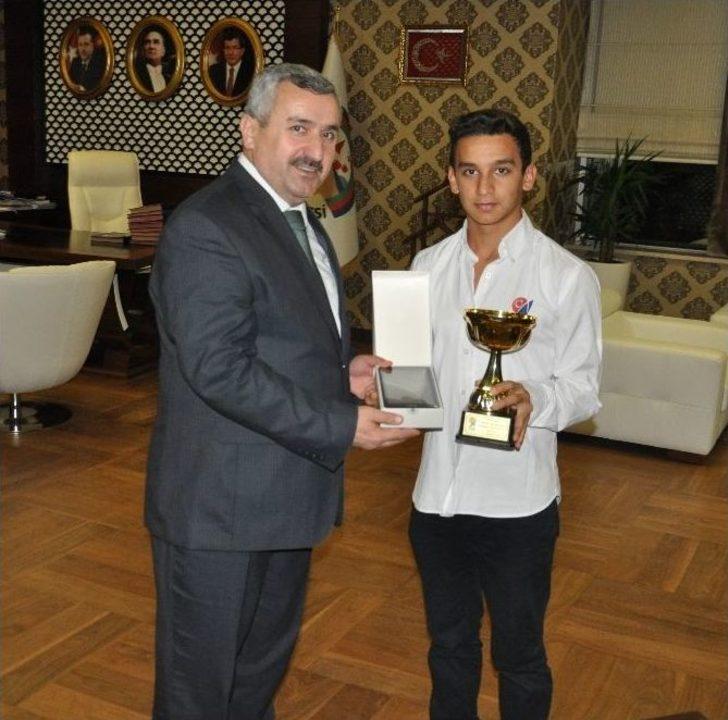 Türkiye Yelken Şampiyonu, Başkan Baran’ı Ziyaret Etti