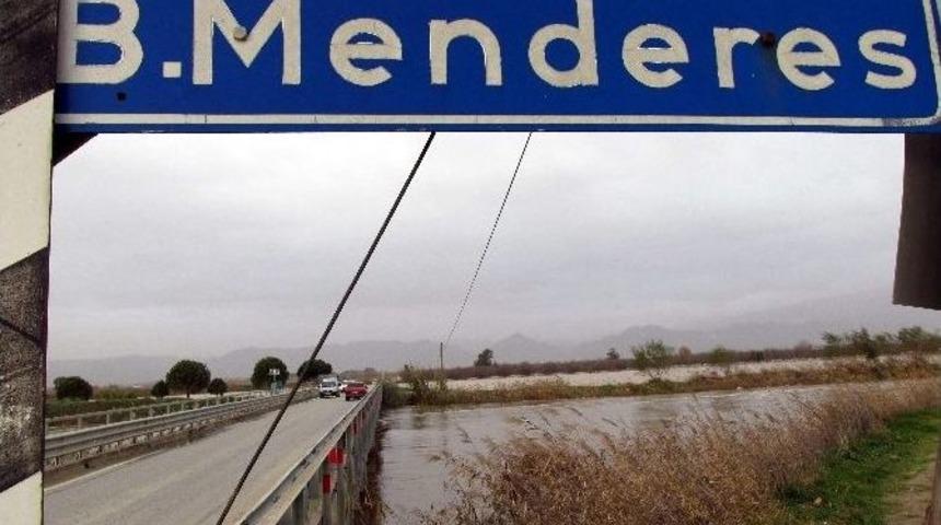 Ak Parti&rsquo;li Erdem&rsquo;den Muhalif Vekillere Menderes Eleştirisi