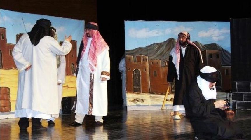 Mekke&rsquo;nin Fethi Tiyatro İle Canlandırıldı