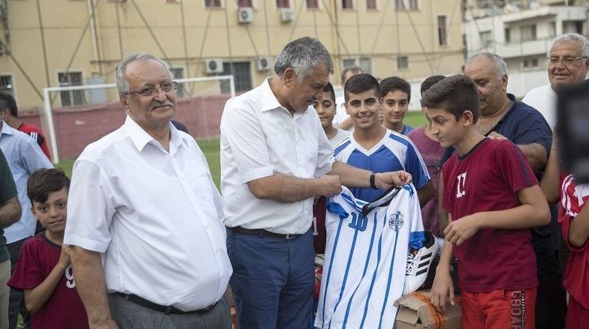 Seyhan Belediyesi&rsquo;nden Amat&ouml;r Spor Kul&uuml;plerine Malzeme Desteği