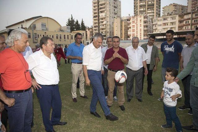 Seyhan Belediyesi’nden Amatör Spor Kulüplerine Malzeme Desteği