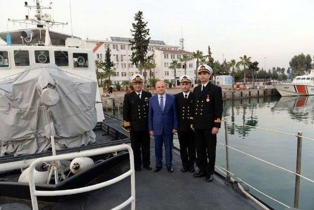 Vali &Ccedil;akacak, Sahil G&uuml;venlik Akdeniz B&ouml;lge Komutanlığı&rsquo;nı Ziyaret Etti 2