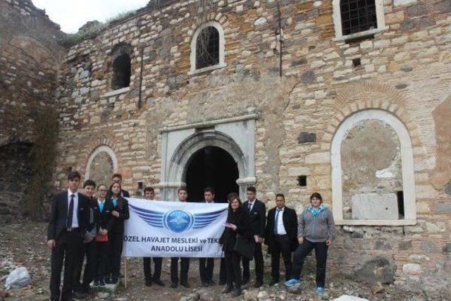 Tarihi Kilise At Ahırı Değil Müze Olsun