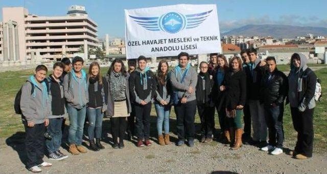 Tarihi Kilise At Ahırı Değil Müze Olsun