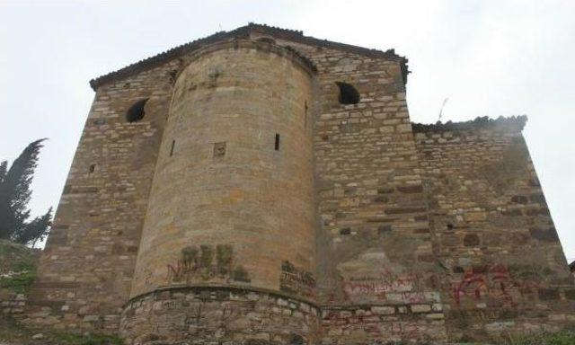 Tarihi Kilise At Ahırı Değil Müze Olsun