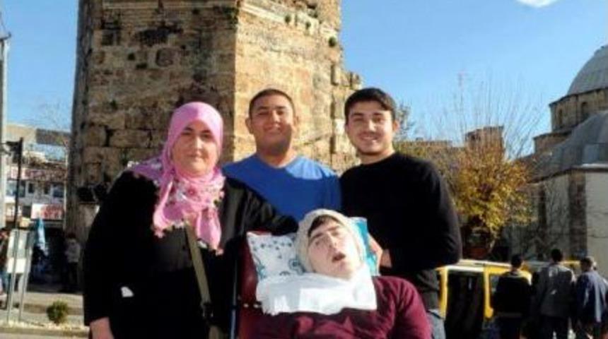 Umut Artık Sokaklarda