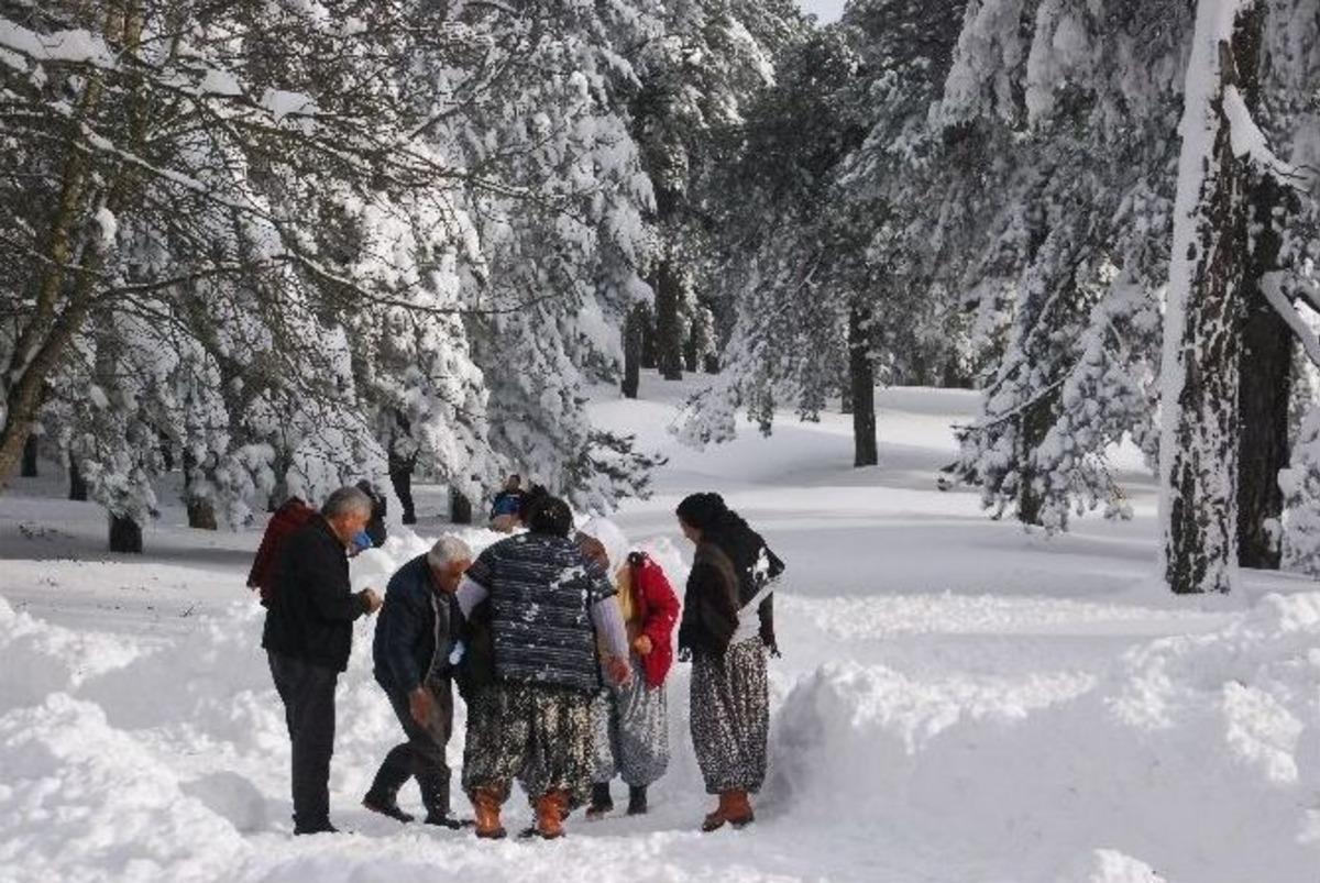 Kara Hasret Olan Egeliler Kazdağları&rsquo;na Akın Etti