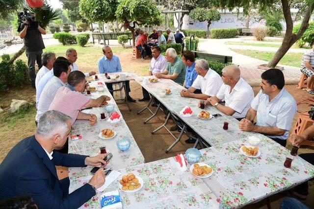 Başkan S&ouml;zl&uuml;, Sarı&ccedil;am&rsquo;ın Muhtarları İle Bir Arada 1
