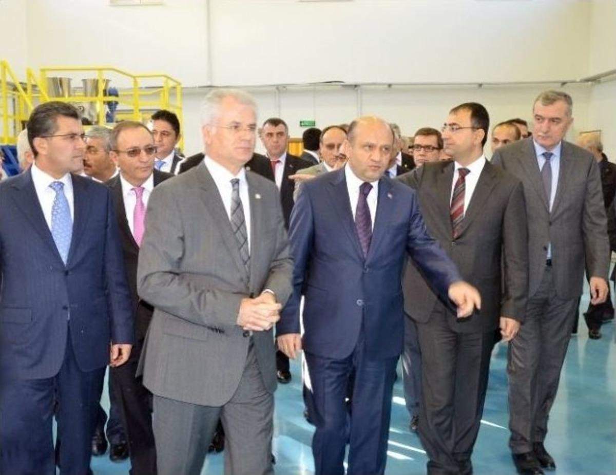 &lsquo;soma Gazi&rsquo;sinden Bakan Işık&rsquo;a Plaket