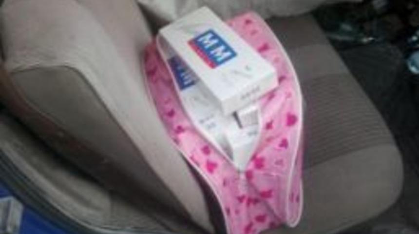 Pazarda Ka&ccedil;ak Sigara Satarken Yakalandılar