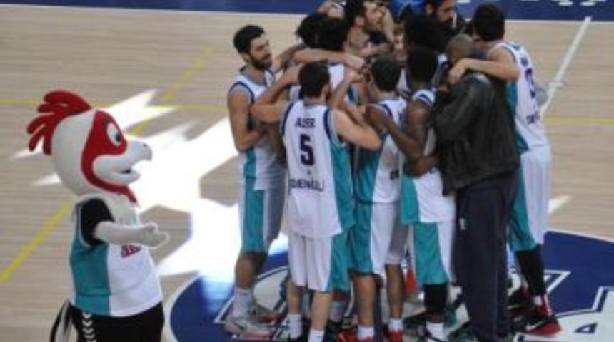 Denizli Basket Emin Adımlarla