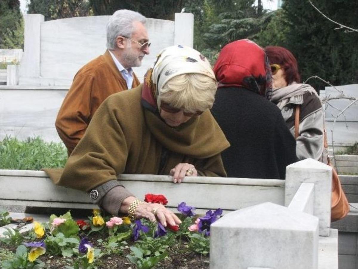 Bombalı Saldırıda &Ouml;len Oyuncu Kerem Yılmazer Mezarı Başında Anıldı
