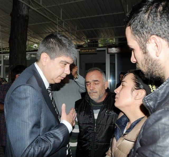 Patlamada &Ouml;len Kadın İş&ccedil;iler Yan Yana Toprağa Verildi 1