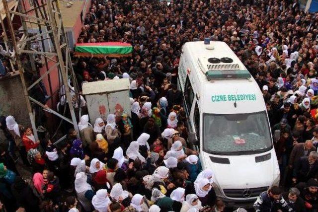 Silopi'deki Gösteride Ölen Azma Toprağa Verildi