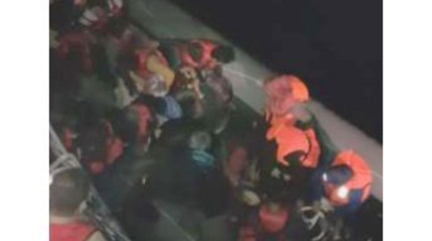 Kuşadası K&ouml;rfezi&rsquo;nde Ka&ccedil;ak G&ouml;&ccedil;men Operasyonu