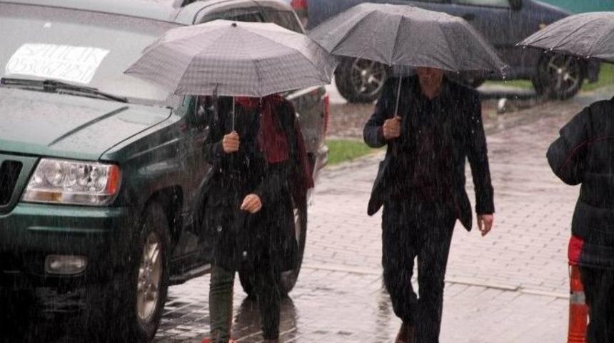 Bursa Yağmura Teslim