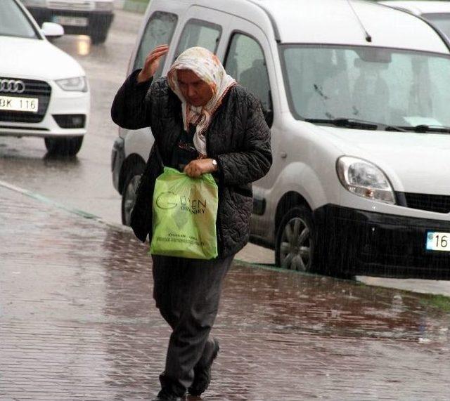 Bursa Yağmura Teslim