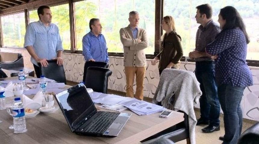 A&uuml; Avrupa Akdeniz Gen&ccedil;lik Merkezi&rsquo;nin Faaliyetleri Değerlendirildi