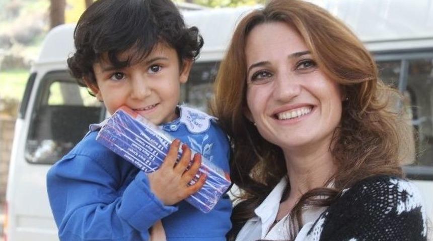 &Uuml;niversitelilerden &Ouml;rnek Davranış