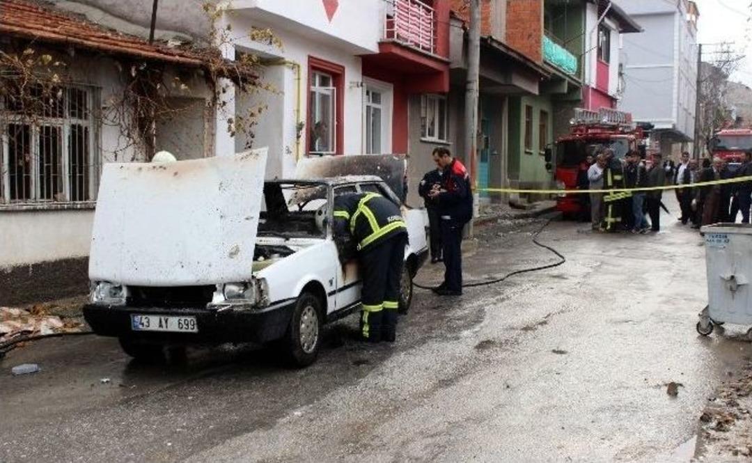 Para Vermeyen Dayısının Aracını Yaktı