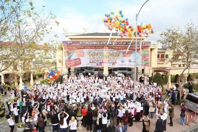 Başkan Akgün Çocuklarla Birlikte Seksek Oynadı