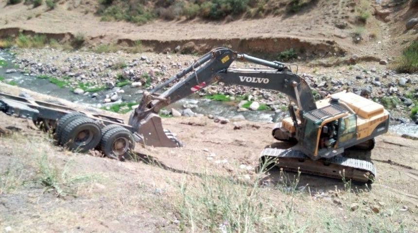 Beton Mikseri Dereye U&ccedil;tu: 1 Yaralı