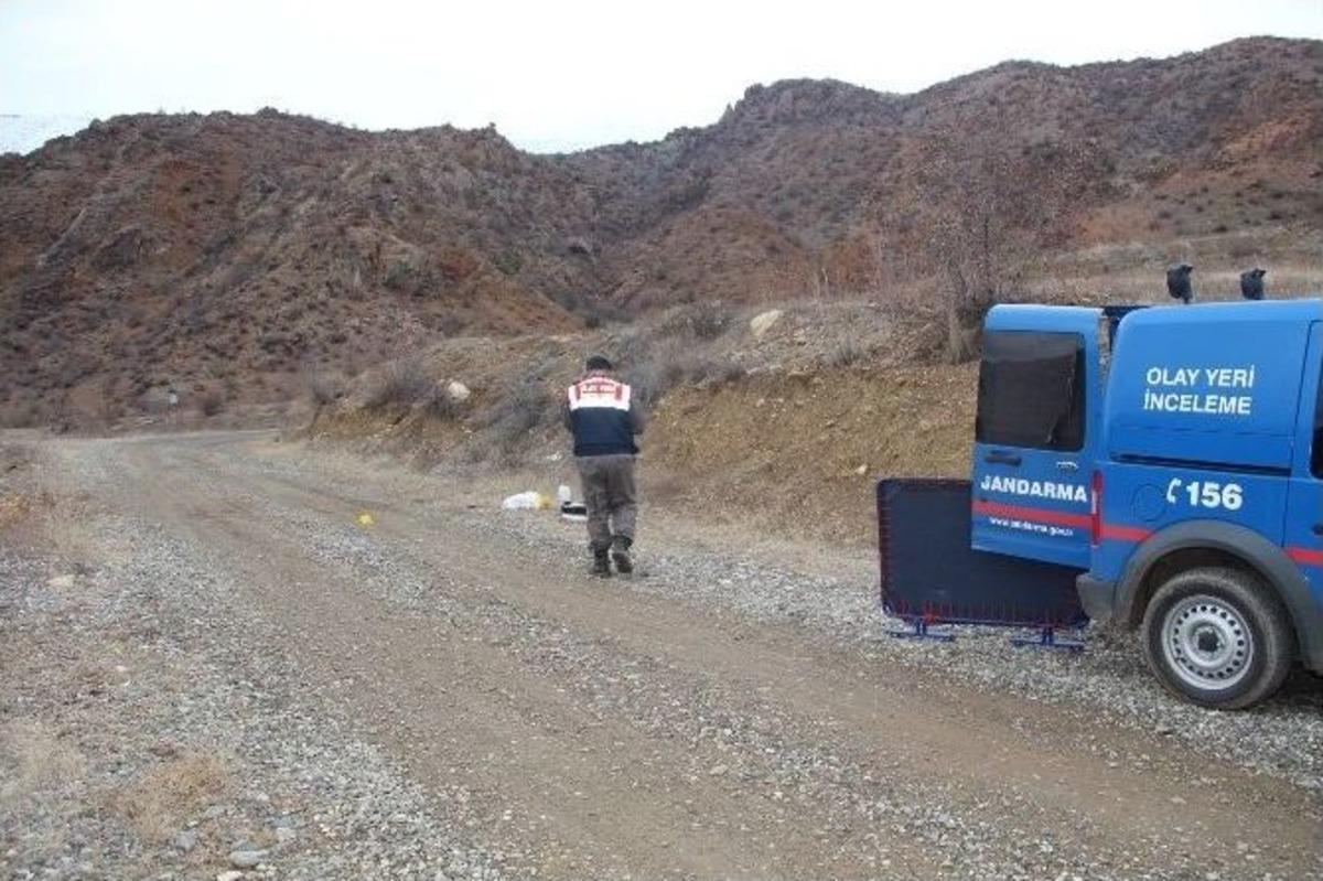 Ahırın Kilidini Kırarak B&uuml;y&uuml;kbaş Hayvanları &Ccedil;aldılar