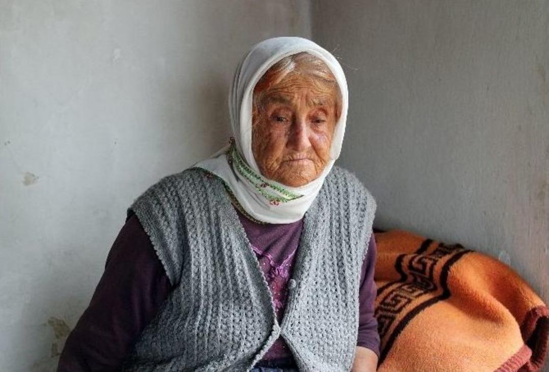 Madenci Annesi Ayşe G&ouml;k&ccedil;e: &ldquo;3 Hafta Hem Baktım Hem Ağladım&rdquo;