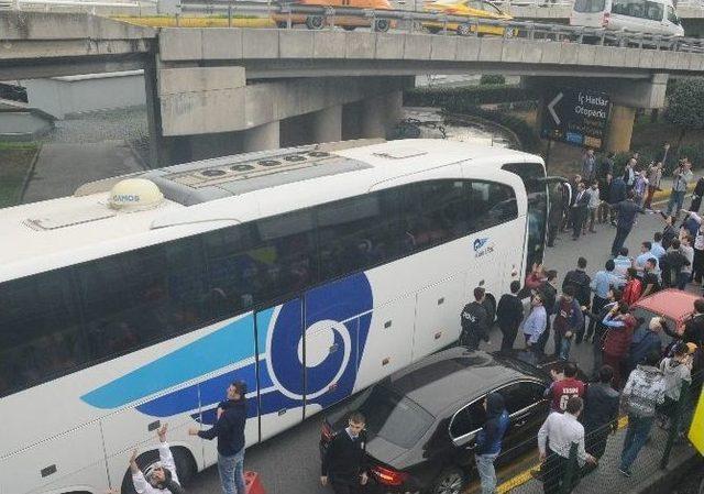 Trabzonspor, İstanbul&rsquo;da Coşkuyla Karşılandı 3