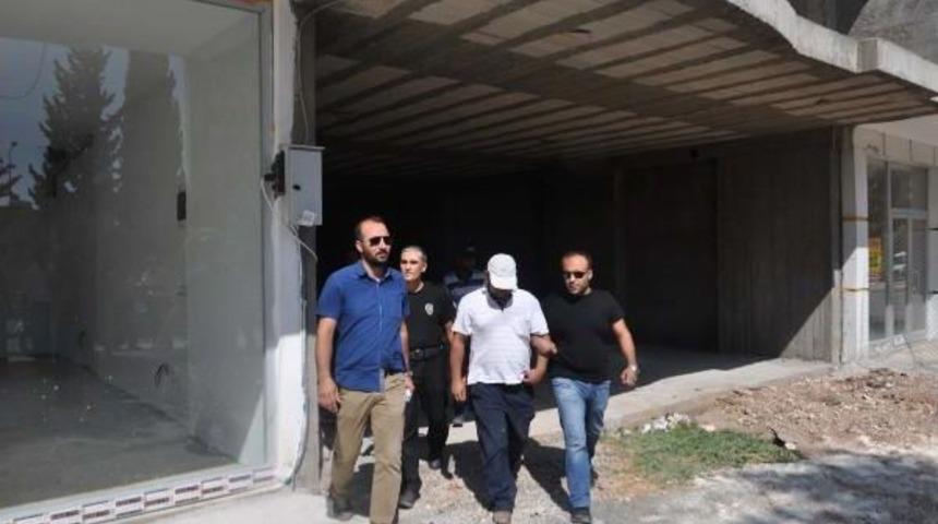 İntihara Kalkışan Işsiz Genci Polis Ikna Etti