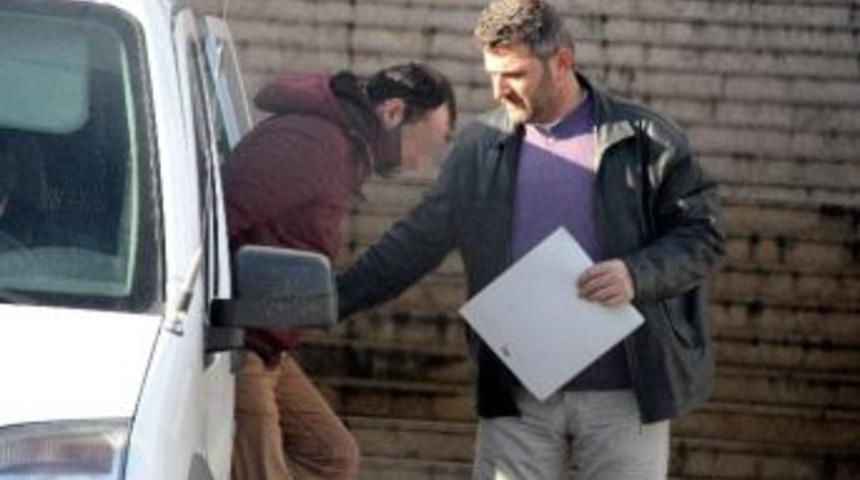 İddia Kuponunu Elinden Alanı Bı&ccedil;akladı