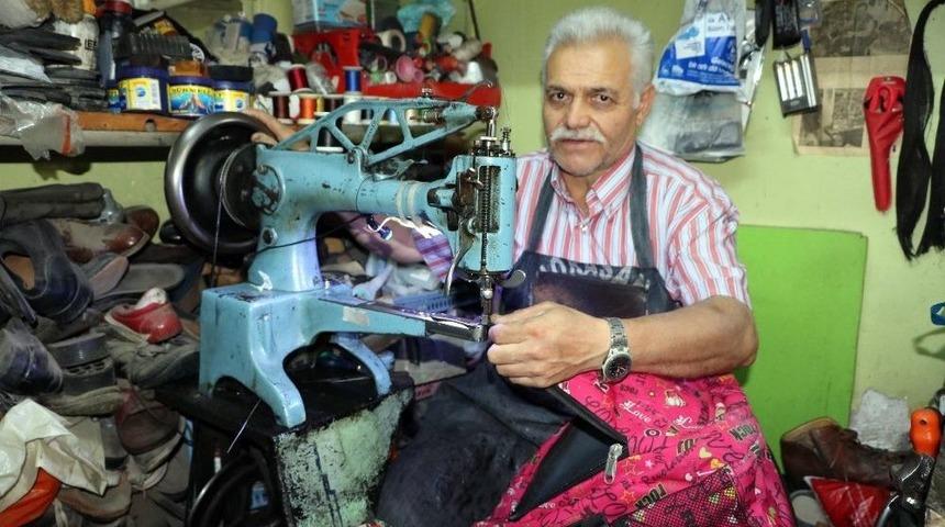 Ayakkabıcılarda Okul &Ccedil;antası Tamiri Yoğunluğu