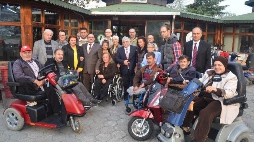 Kaymakam Atlamaz, Sakatlar Derneği&rsquo;ni Ziyaret Etti