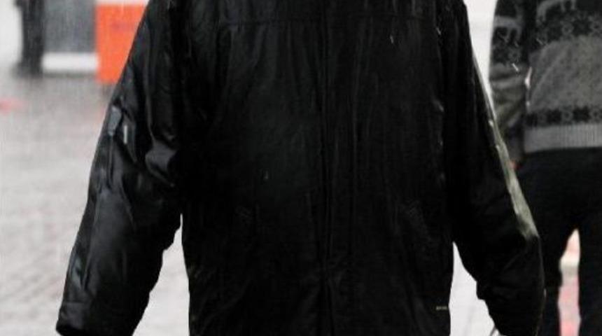 ANTALYA'DA YAĞMUR HAYATI OLUMSUZ ETKİLEDİ