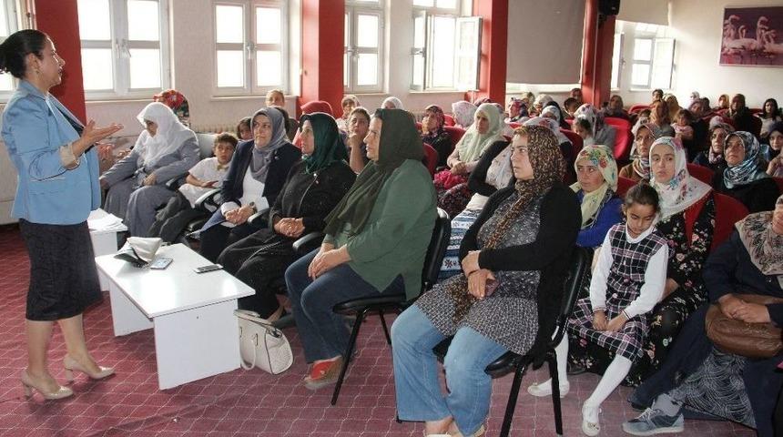Van&rsquo;da &lsquo;kadın Sağlığı Ve Hijyen&rsquo; Konulu Seminer