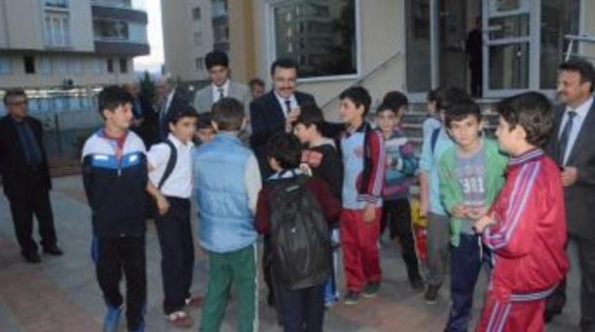 Başkan Gen&ccedil;&rsquo;ten &Ccedil;ukur&ccedil;ayır Mahallesine Ziyaret