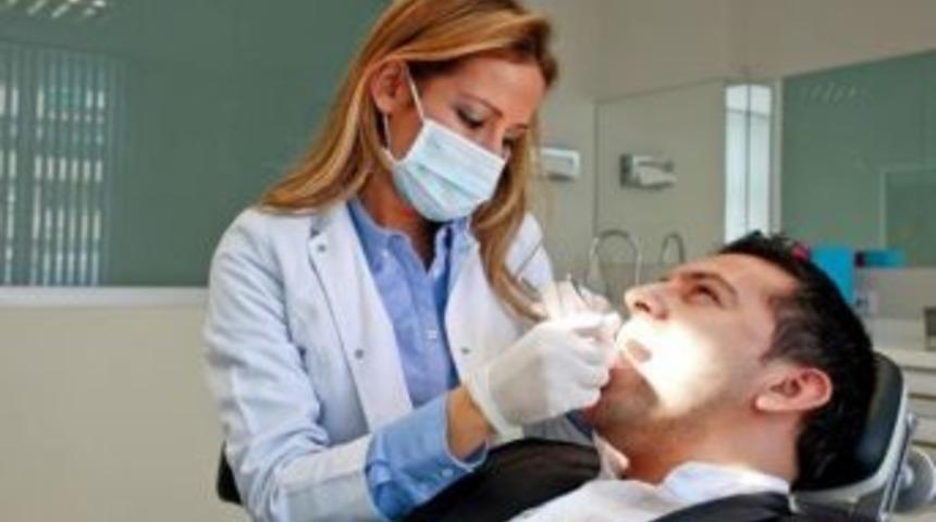 Sağlıklı Dişlerin D&uuml;şmanı: Diş Taşı