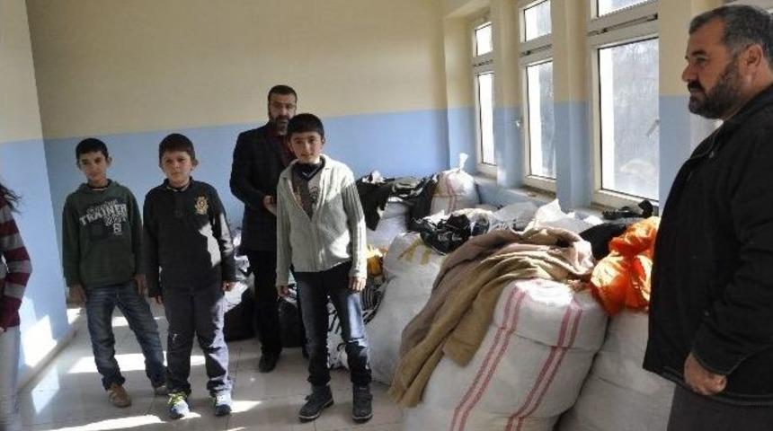 Suriyeli &Ouml;ğrencilere Yardım