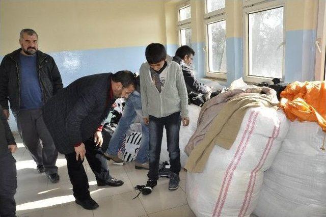 Suriyeli &Ouml;ğrencilere Yardım 2