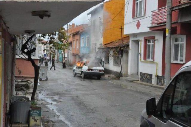 KAVGA ETTİĞİ ENİŞTESİNİN OTOMOBİLİNİ YAKTI 1