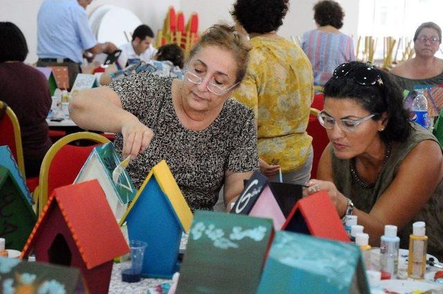 Suriyeli Kadınlardan Reng&acirc;renk Kuş Yuvaları 2