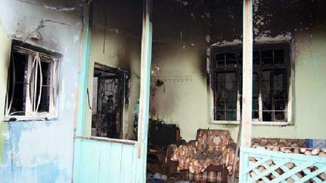 Kağızman'da Evde Çıkan Yangın 2 Can Aldı