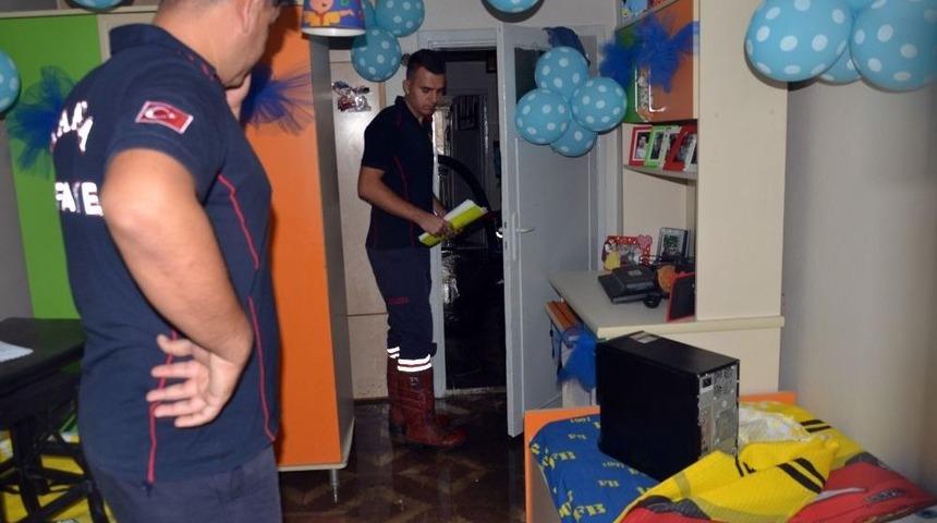 Sağanak Yağış Soma&rsquo;yı Fel&ccedil; Etti