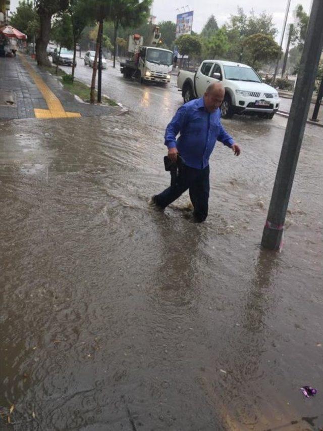 Sağanak Yağış Soma’yı Felç Etti