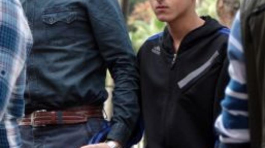 Kebap Şişiyle Arkadaşını &Ouml;ld&uuml;ren &Ccedil;ocuk İ&ccedil;in Sağlık Raporu Alındı