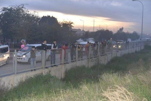 Yolcu Treninin Altında Kalıp &Ouml;ld&uuml; 3