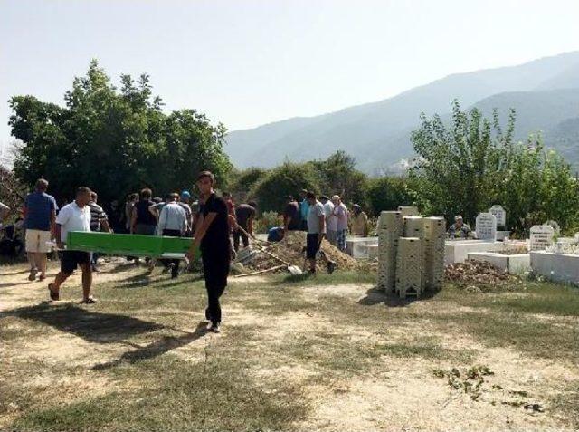 &Ccedil;evreci &Ccedil;iftin Katili Eşofman Lastiğiyle Boğulmuş (2) 1