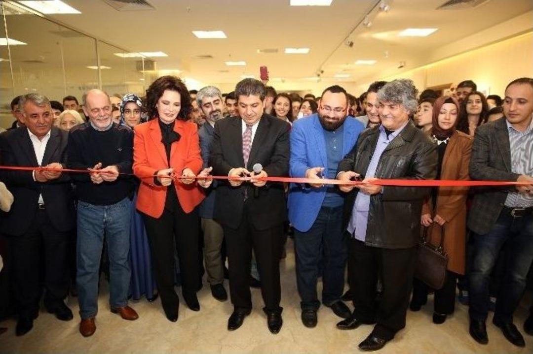 H&uuml;lya Ko&ccedil;yiğit&rsquo;ten Uyuşturucu Bağımlılarına Film Tavsiyesi